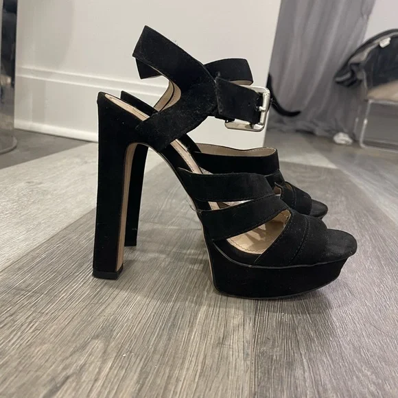 High heels - Picture 1 of 2